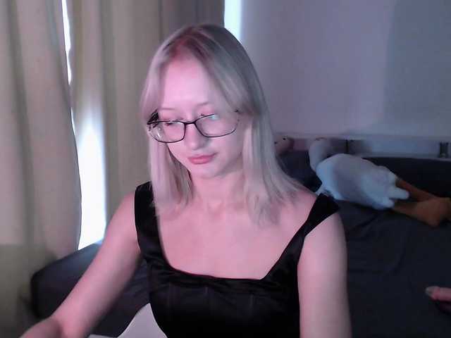 Chloe1love live cam on BongaCams
