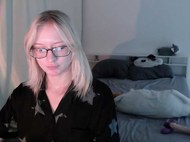 Chloe1love live cam on BongaCams