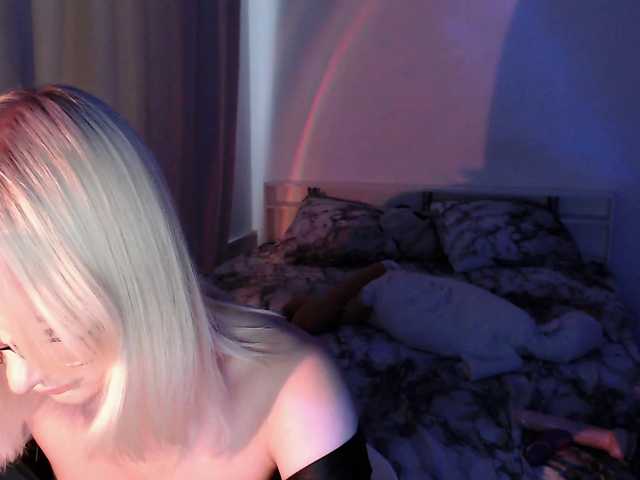 Chloe1love live cam on BongaCams