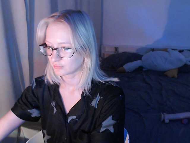 Chloe1love, live now on BongaCams