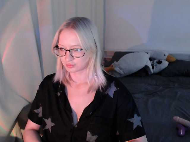 Chloe1love live cam on BongaCams