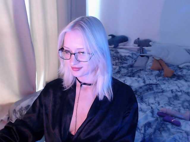 Chloe1love live cam on BongaCams