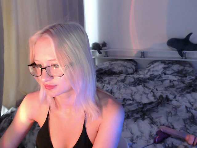 Chloe1love live cam on BongaCams