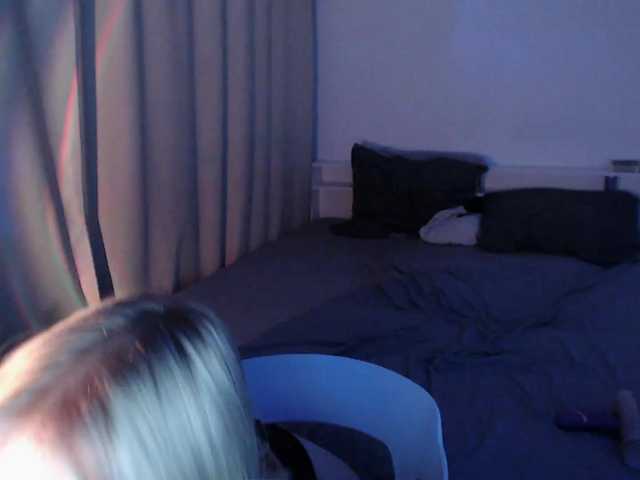 Chloe1love live cam on BongaCams