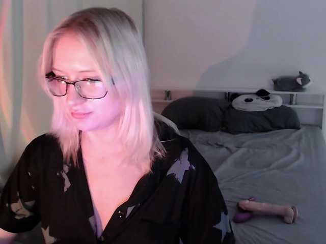 Chloe1love live cam on BongaCams