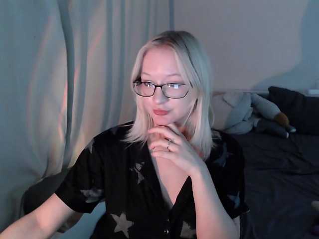 Chloe1love live cam on BongaCams