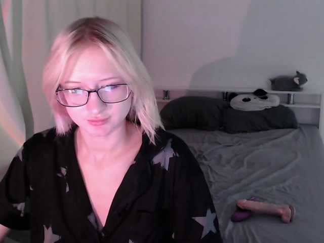 Chloe1love live cam on BongaCams