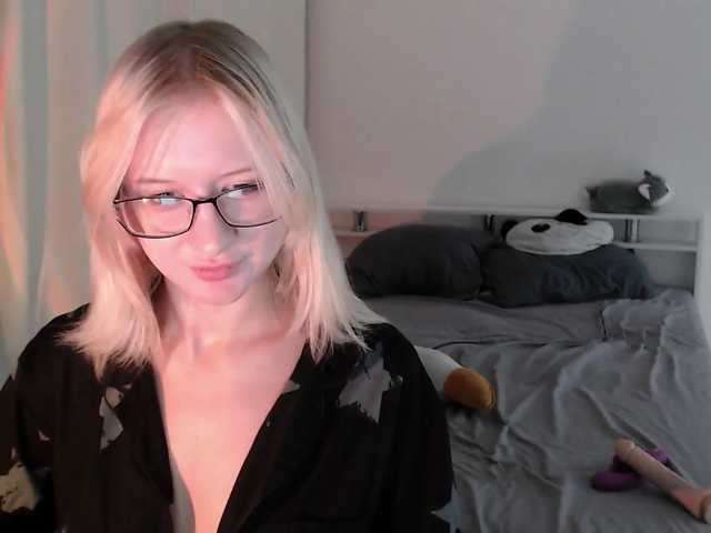 Chloe1love live cam on BongaCams