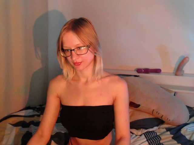 Chloe1love live cam on BongaCams