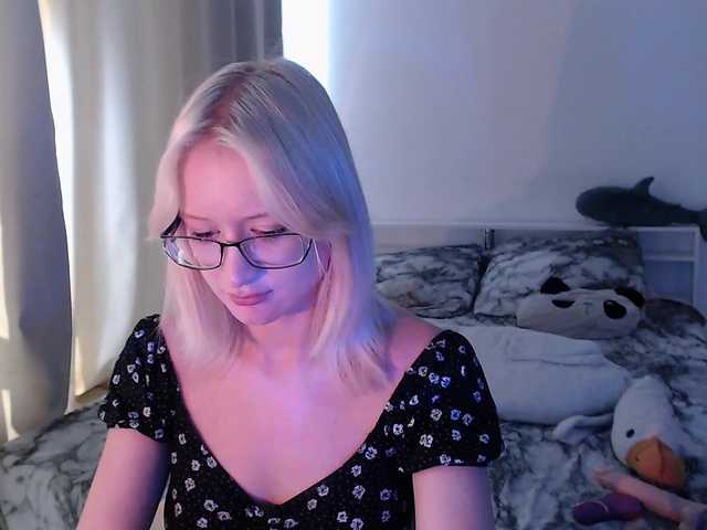 Chloe1love live cam on BongaCams
