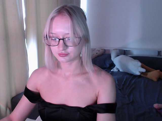 Chloe1love live cam on BongaCams