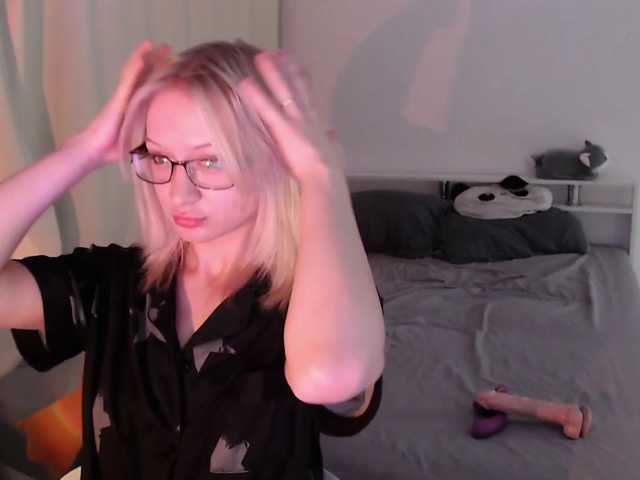 Chloe1love live cam on BongaCams