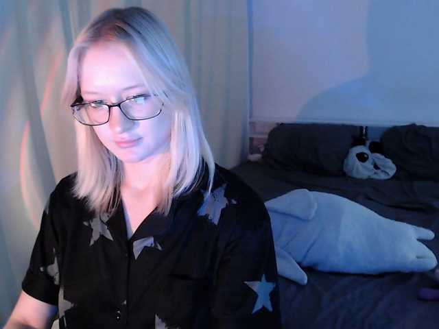 Chloe1love live cam on BongaCams