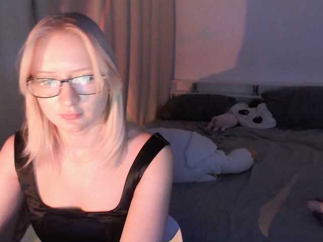 Chloe1love live cam on BongaCams