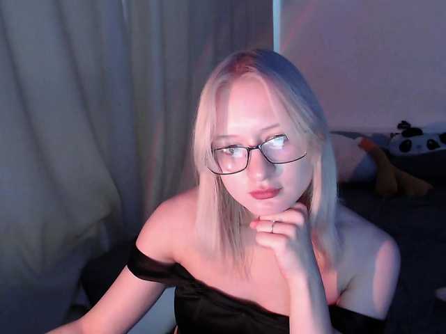 Chloe1love live cam on BongaCams