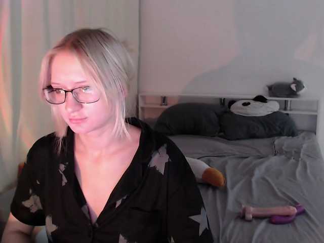 Chloe1love live cam on BongaCams