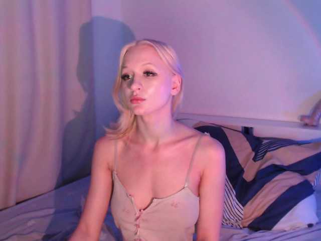 ChloeElegia live webcam show