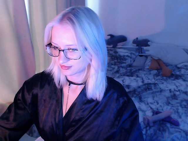Chloe1love live cam on BongaCams