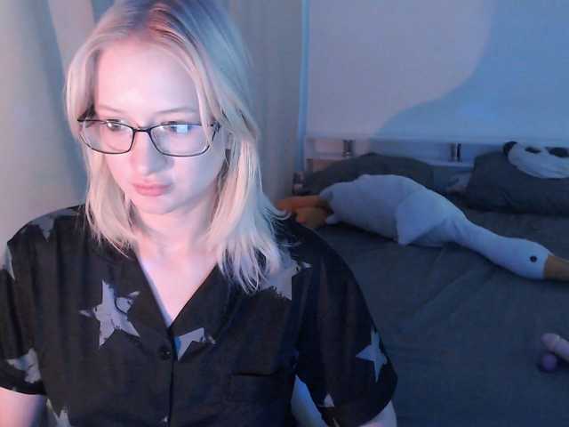 Chloe1love, live now on BongaCams