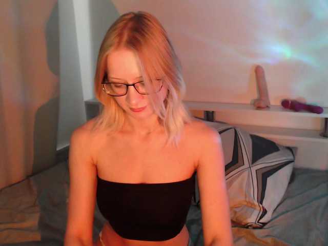 Chloe1love live cam