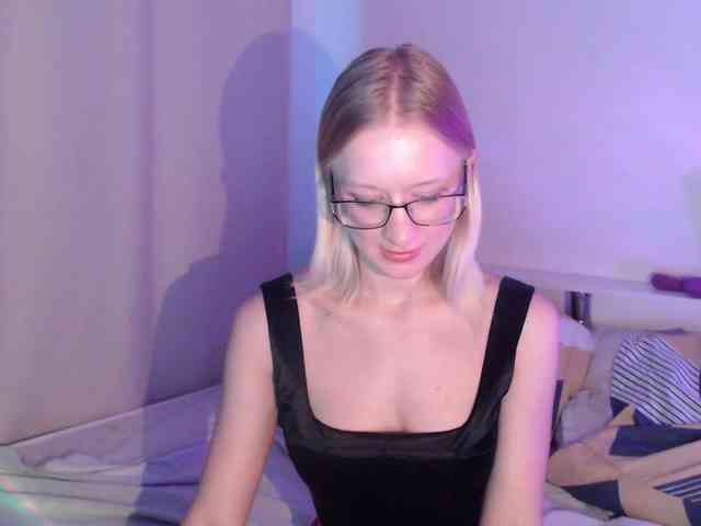 ChloeElegia webcam