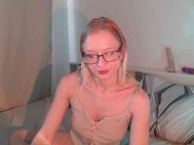 ChloeElegia webcam