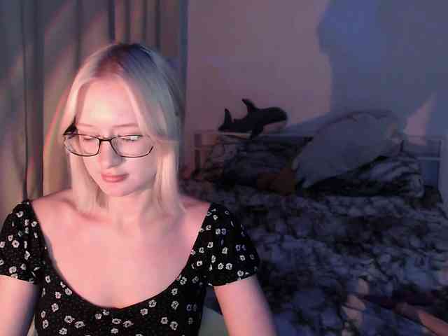 ChloeElegia webcam