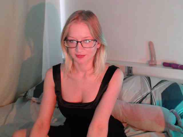 ChloeElegia webcam