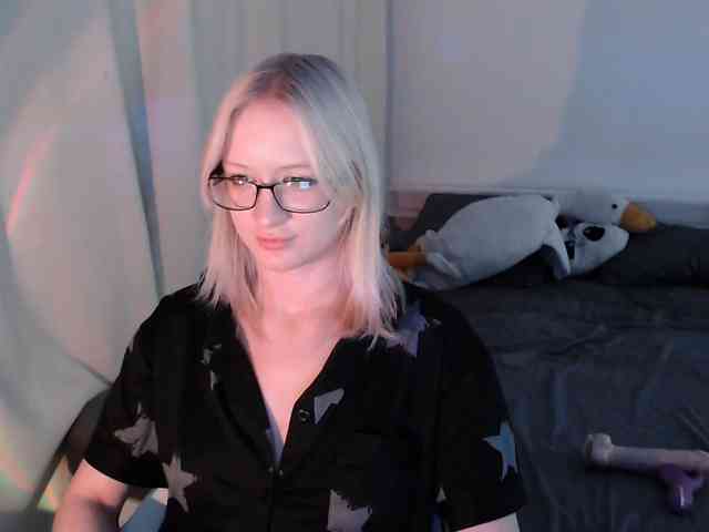 ChloeElegia webcam