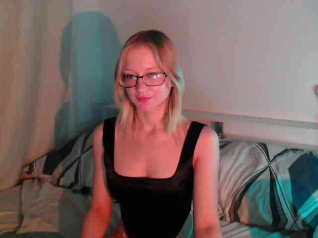 ChloeElegia webcam