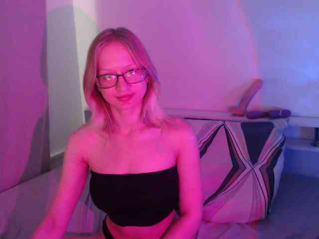 ChloeElegia webcam