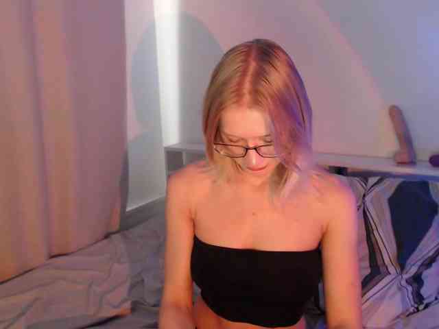 ChloeElegia webcam