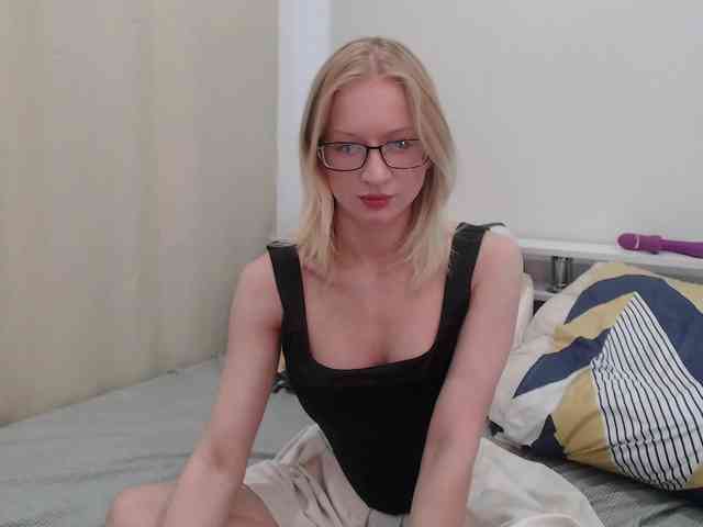 ChloeElegia webcam