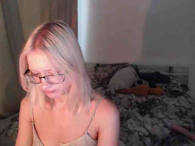 ChloeElegia webcam