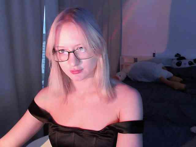ChloeElegia webcam