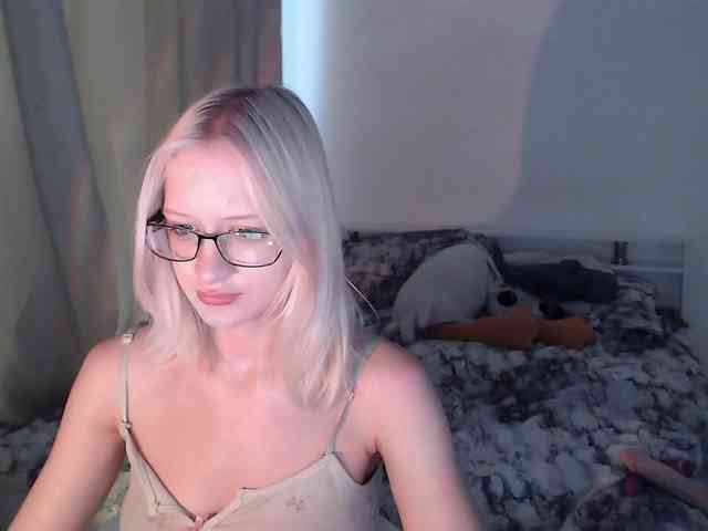ChloeElegia webcam