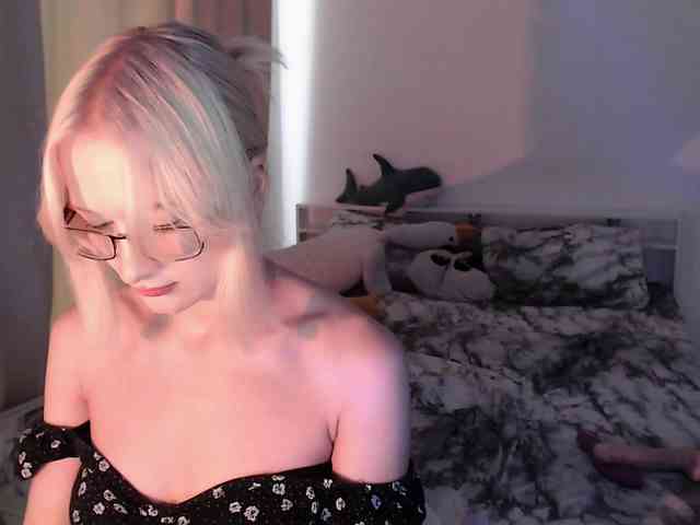 ChloeElegia webcam