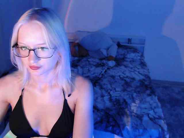 ChloeElegia webcam