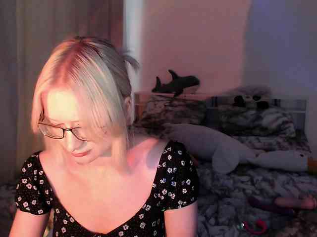ChloeElegia webcam