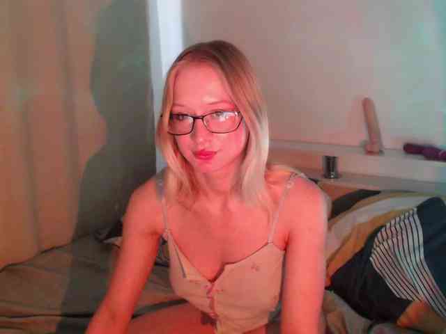 ChloeElegia webcam
