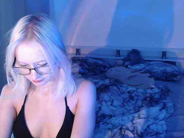 ChloeElegia webcam