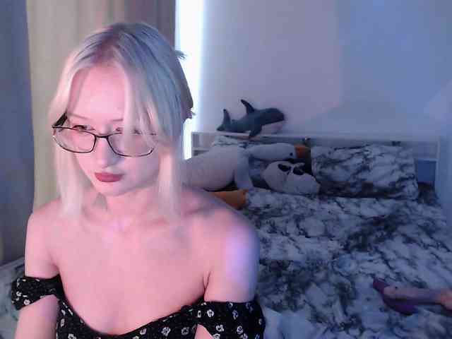 ChloeElegia webcam