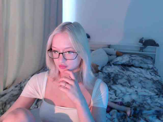 ChloeElegia webcam