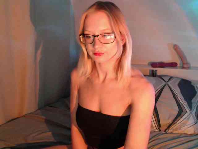 ChloeElegia webcam