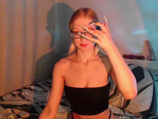 ChloeElegia webcam