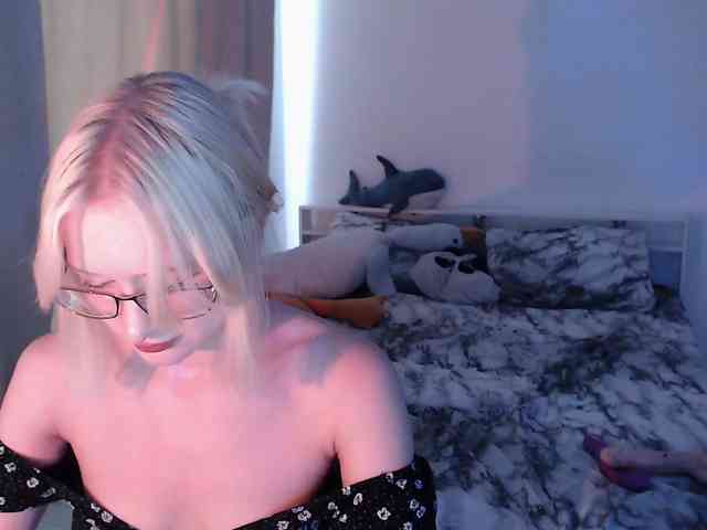 ChloeElegia webcam