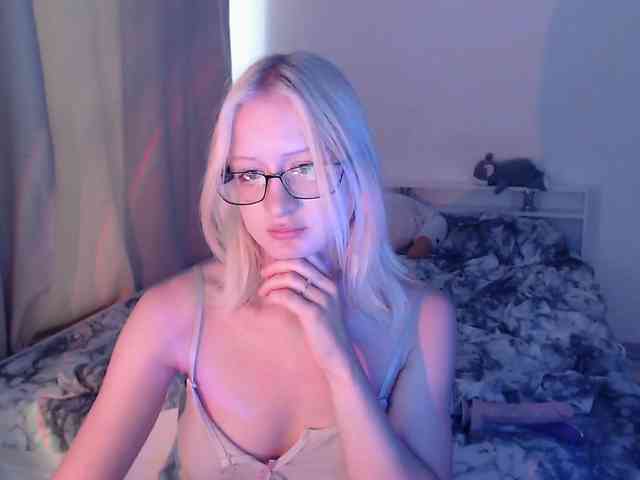 ChloeElegia webcam