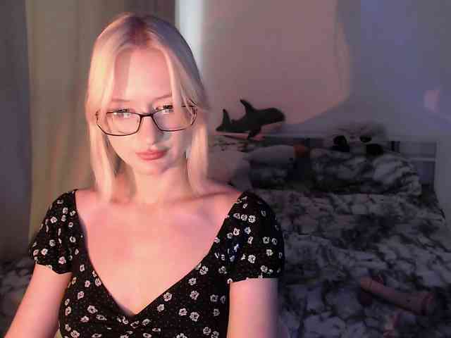ChloeElegia webcam