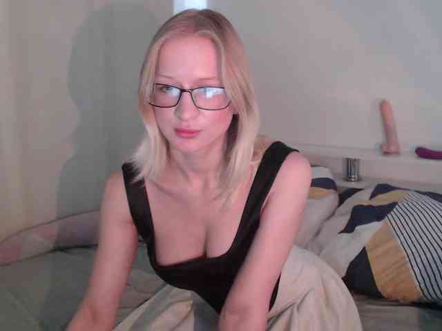 ChloeElegia webcam