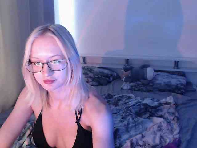 ChloeElegia webcam